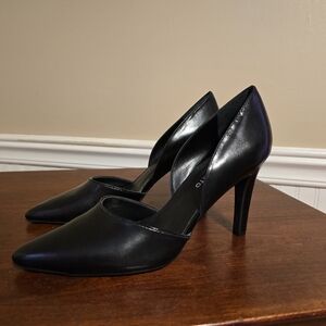 Black 8.5 leather heels
